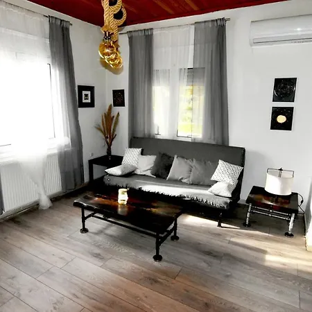Casa Katina , In Lagana, Agrilia Area *