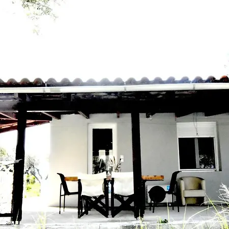 Casa Katina , In Lagana, Agrilia Area بيت للعطل *